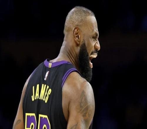 雷迪克：詹姆斯总能在对方打出高潮时挺身而出，他太出色了