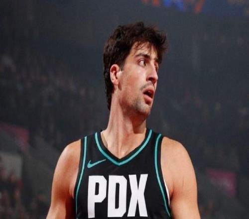 憾失30+三双，阿夫迪亚23中9砍29分11板10助1帽，正负值+10