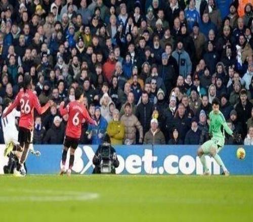 曼联闪电扳平！只用174秒，库尼亚铲射建功，阿莫林神换人