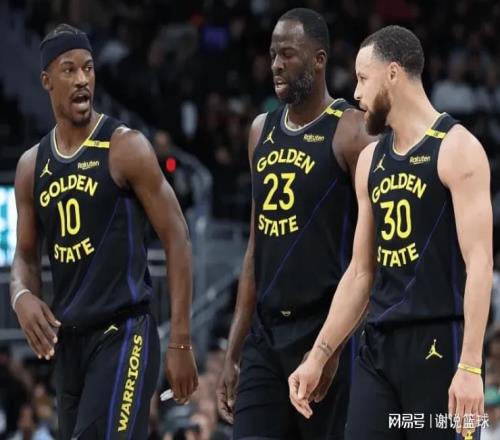 勇士有惊无险克弱旅，格林被驱逐激活全队，替补齐发威驰援库里