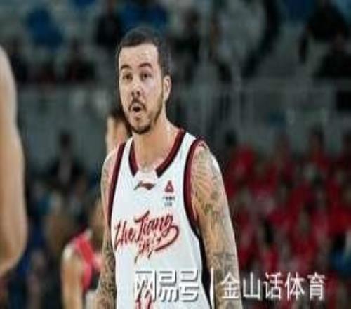 铁人！打40分钟1秒未歇，砍19分6板5助，球迷牛都不敢这么用啊