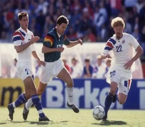 从拜仁大腿到米兰鸡肋，还失意于利物浦，全能战士被转会耽误了