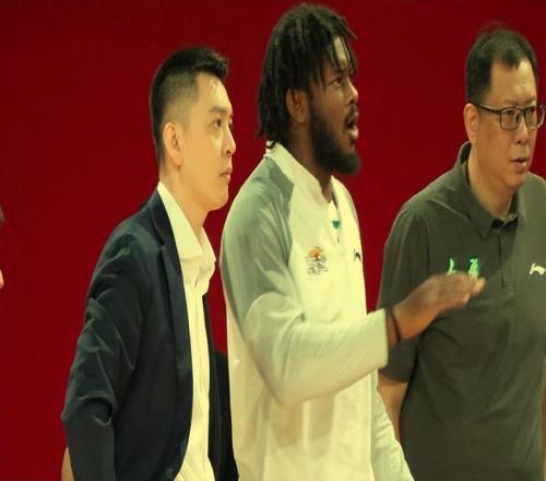 莫兰德8+6+2拼尽全力！杰隆布朗6+3,奥利弗3+3+1,辽篮领先吉林7分