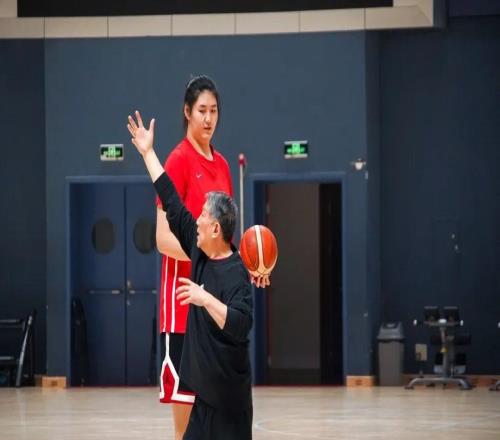 WCBA首秀正负值全队最低，张子宇未来路还长