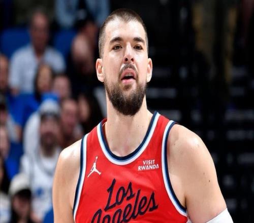 惨！祖巴茨复出，快船队输球！核心轮换又受伤！被50分的他打爆了