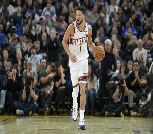 杜兰特称赞布克的防守表现并表示最终我们完成了制胜一击_NBA直播