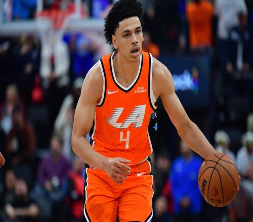 桑德斯砍下20分创个人新高克尼佩尔23分表现稳健杨瀚森短时间内贡献4分_NBA直播