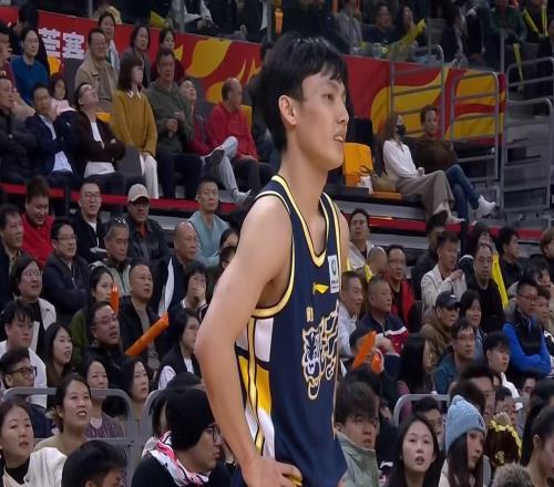 打不了关键局！广东队被逼放弃奎因，杜锋需要“黑又硬”大外援