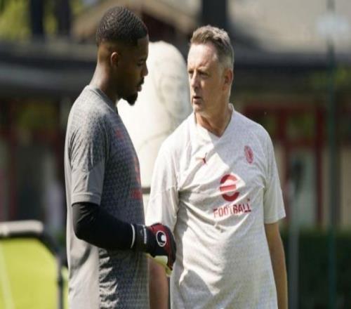 【体坛独家】大手笔！前AC米兰教头空降中超或投申花