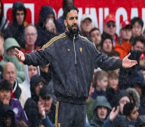 何时是个头曼联解雇阿莫林，2.5亿镑的引援投入又要打水漂了