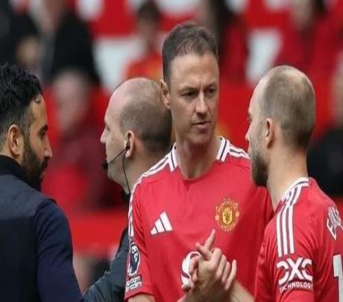 曼晚：曼联准备与埃文斯接洽，让他加入教练组直至赛季结束