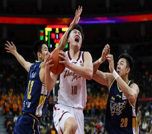 广东遭浙江绝杀风波发酵，杜锋深夜检讨反思3大问题，4人不及格