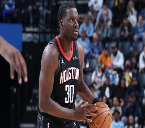 真是太鸡肋了！火箭甚至都不敢让第三中锋多打一会儿