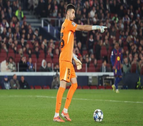 霍安期待在巴萨赢得首个冠军不把参加世界杯作为目标_西甲直播