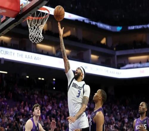 记者：每支东部球队都认为他们距离闯入总决赛就差浓眉一个人