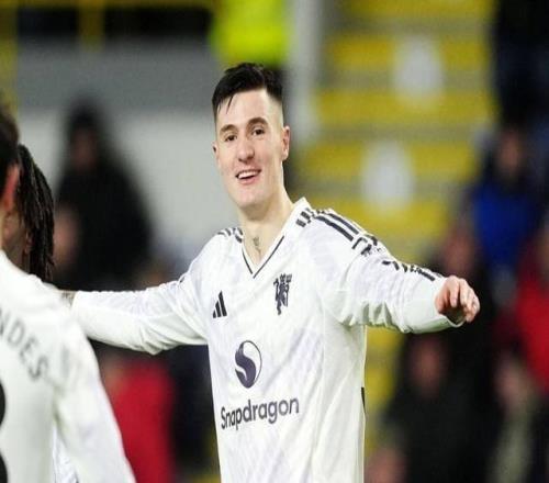 完成梅开二度,谢什科当选与伯恩利一役曼联队内最佳球员