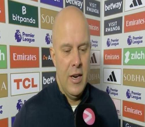 斯洛特：说我们进攻选择多有点荒谬，我们买俩中锋是有原因的