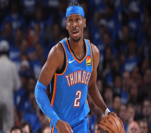 尼克杨：亚历山大不能任由队友乱打，被马刺三杀太蹊跷了