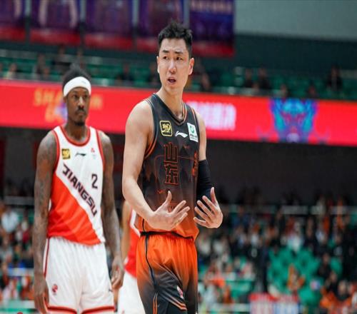 高诗岩承认膝伤严重，麦基加盟北京队有变数，马布里爱徒被裁掉