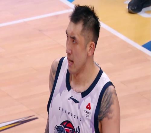 CBA爆冷！压哨绝杀，CBA劲旅5连胜、掀翻夺冠大热门，主教练缺席