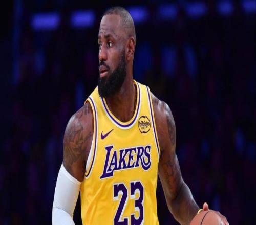 詹姆斯最近场均28.3分8.3篮板8.5助攻！今天险带队逆转！