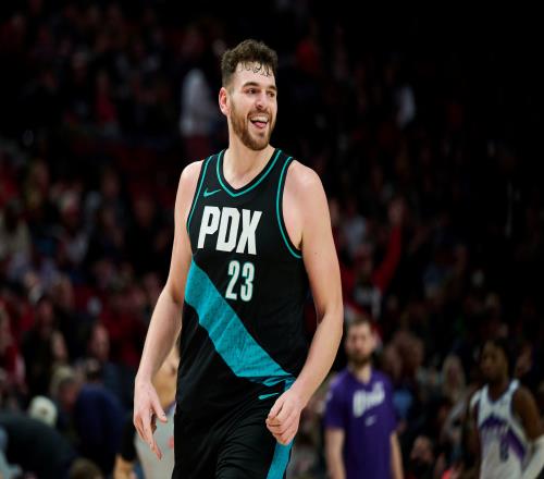 克林根的默契发育之路怎么突然学会了艾顿的保留实力法则_NBA直播