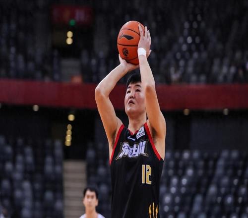 不打球了!CBA名将选择退役,转型为助理教练