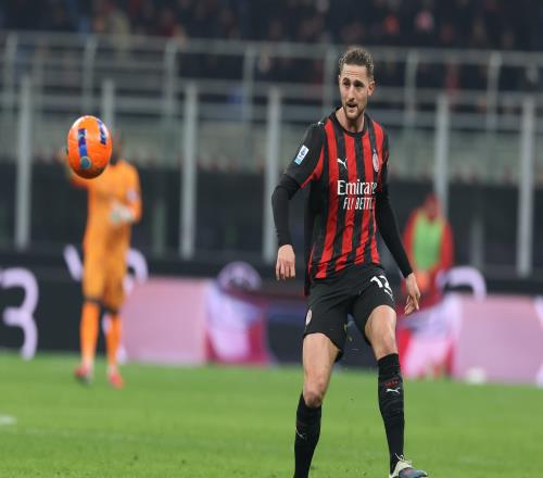 跟队记者:拉比奥脚部伤势明显好转,能出战佛罗伦萨