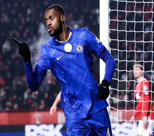 狂轰5球+终结5场不胜！切尔西新帅首秀大胜，将对决阿森纳