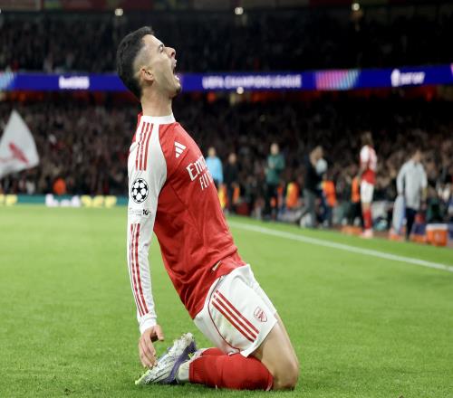 马丁内利在杯赛中表现出色，有望帮助球队结束冠军困境_英超直播