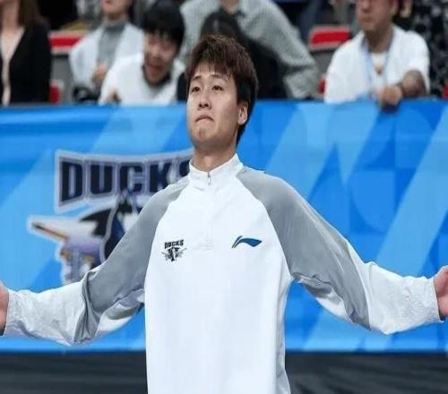 许利民曝赵睿大概2月复出,北京关键球恐连崩,为世预赛做准备了