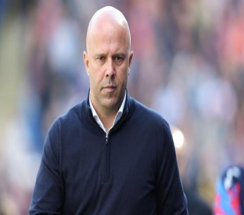 福勒建议邓弗里斯接受心理治疗，斯洛特的个人才华被忽视