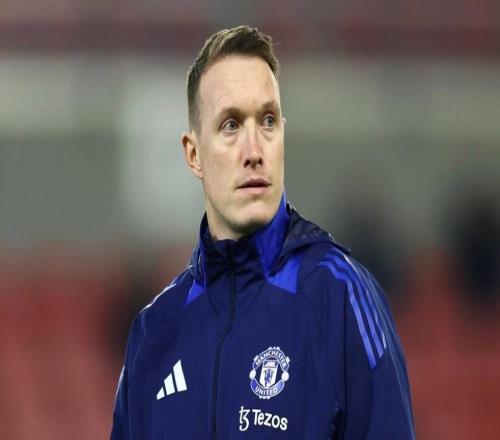 琼斯：曼联总是进两步退一步，临时主帅需拿到欧冠或欧联资格