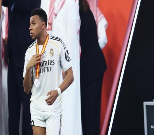 世体：姆巴佩至少3次示意队友不为巴萨鼓掌，并催促队友离场