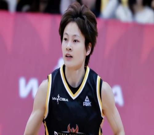 山东女篮终结广东14连胜，张子宇一数据全队最低，最后时刻遭弃用