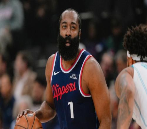 哈登轰32分10助迎里程碑，快船三连胜！小卡35分，一战有三个收获