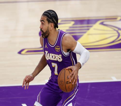 雷迪克表示文森特自12月起状态回暖他是一位斗志昂扬的职业球员_NBA直播