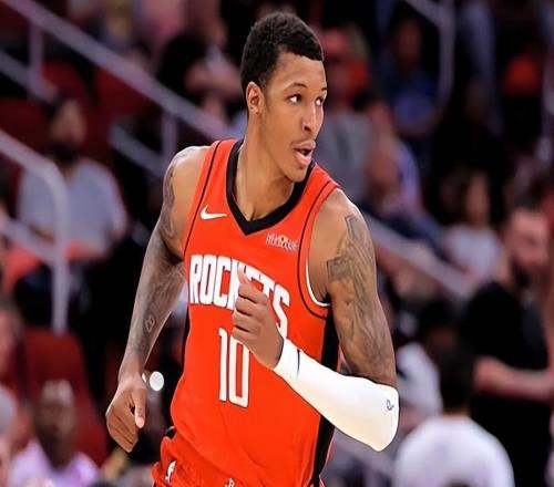 火箭官方晒小贾吐舌一幕!采访显高情商休媒:决胜时刻3中3觉醒