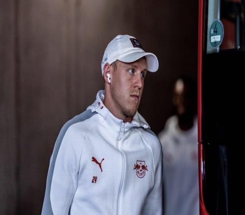 德天空：莱比锡仍在谈续约施拉格尔，但他们不会不惜一切代价