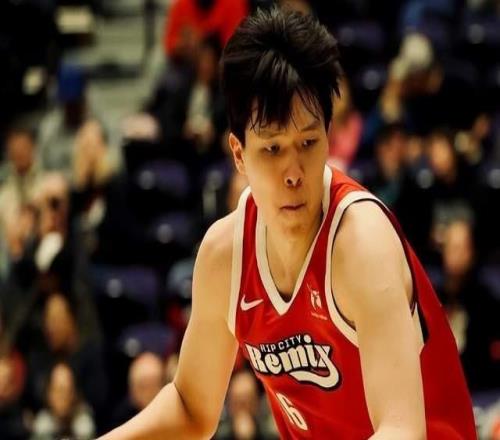 杨瀚森砍22分凸显尴尬定位：打发展联盟很轻松却不胜任常规赛轮转