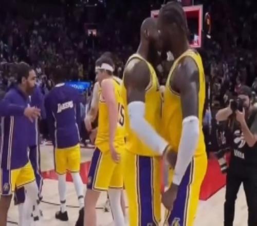 雄鹿VS骑士_雄鹿VS骑士比赛回放_高清无插件直播