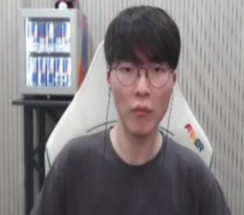 老李的不要笑挑战Faker:Legend级的青铜对决
