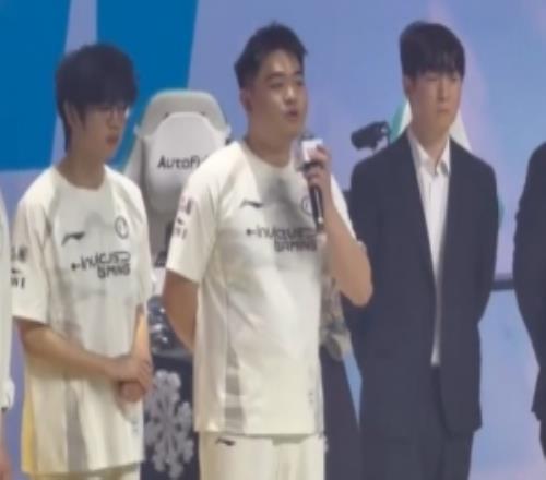 Jwei：保持我的风格一直打就行感谢iG信任感谢队友带我夺冠