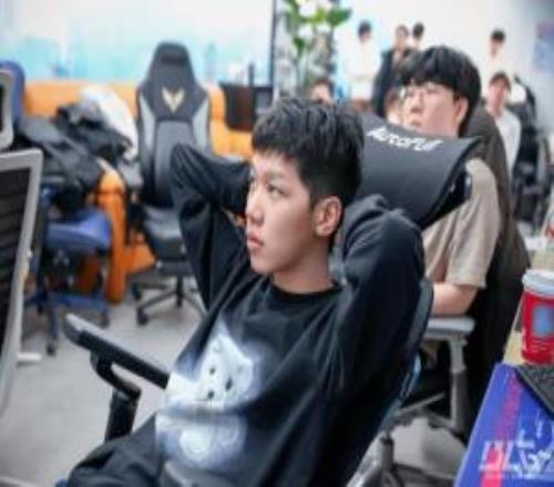 被一键扫荡了！吧友们觉得BLG今天惨败的原因在哪