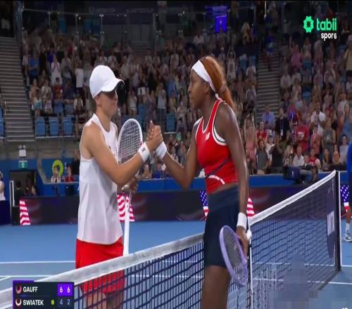 斯瓦泰克遭高芙横扫吞下四连败黑脸离场，教练费赛特再遭网友围攻