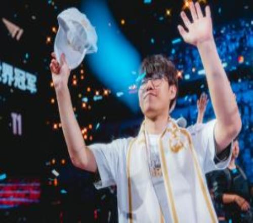 韩媒：Oner向母校捐赠600w韩元奖学金+400w韩元物资