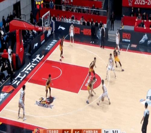 26岁广西球王，在质疑声中成为本土得分王