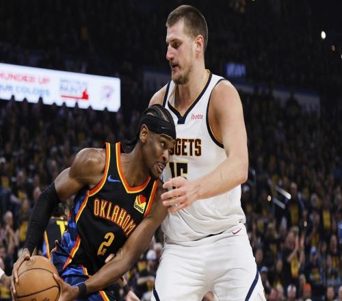 爆砍56分，狂轰55分，成为NBA历史首人！赛季MVP竞争悬念不大了