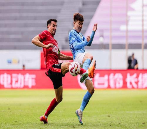 周定洋下赛季有望加盟上港，俱乐部已给他开出顶薪合约，值得期待