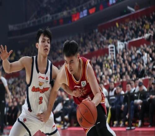 杜锋变了！广东战胜山西雪耻，7连胜背后是他对年轻球员的新态度